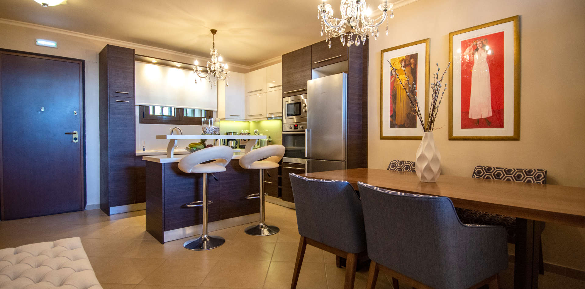 Ninos Luxury Apartment